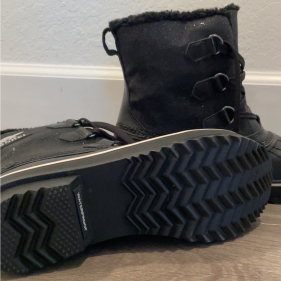 Sorel waterproof boots - Picture 5 of 5